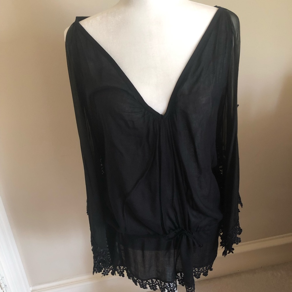 Valerie small black top